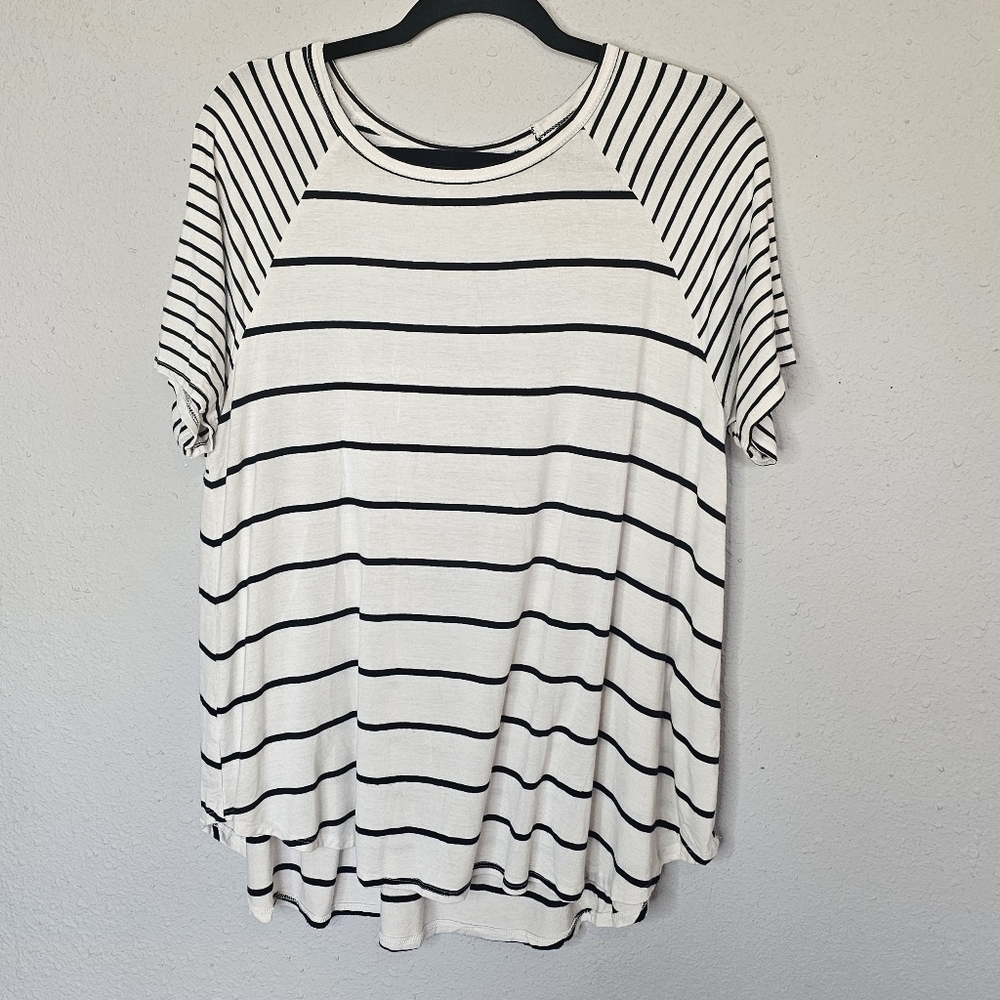 Lime n Chili Womens XL Striped Tee Shirt Top Black White Short Sleeve Raglan